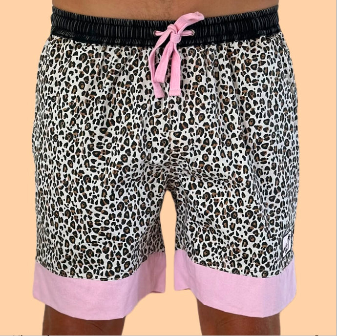 MENS WEEKEND WALKSHORTS - LEOPARD